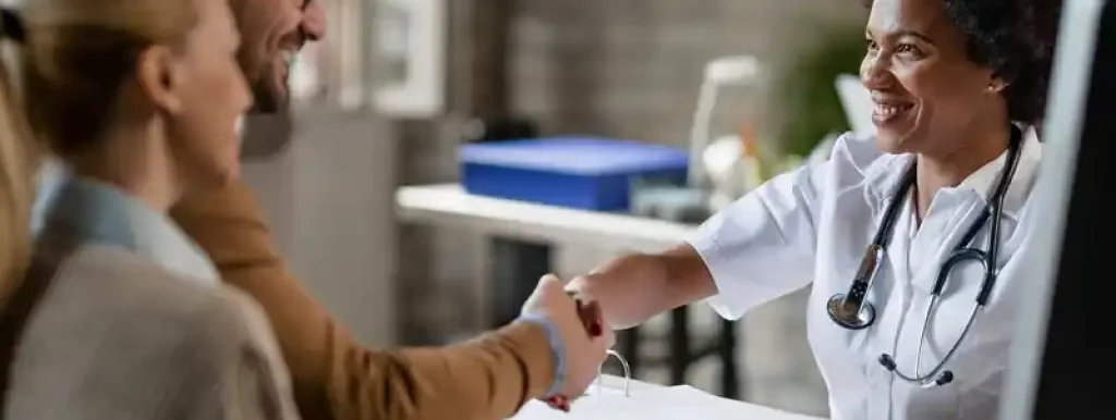 contadores-firmando-parceira-com-uma-medica contadores-firmando-parceira-com-uma-medica