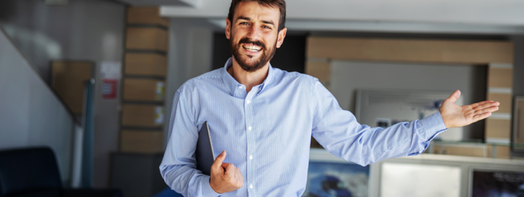 representante-comercial-analisando-suas-financas representante-comercial-analisando-suas-financas